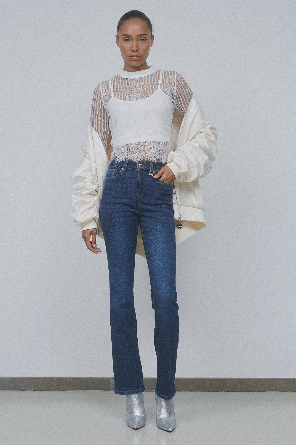 PANTALÓN VAQUERO SOPHIE FLARE