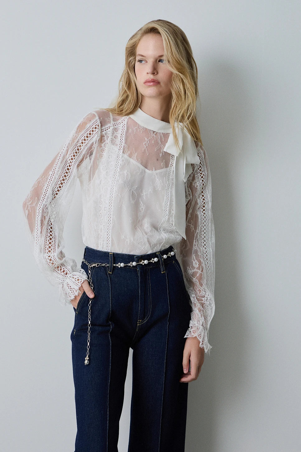 BLUSA TRANSPARENTE ENCAJE