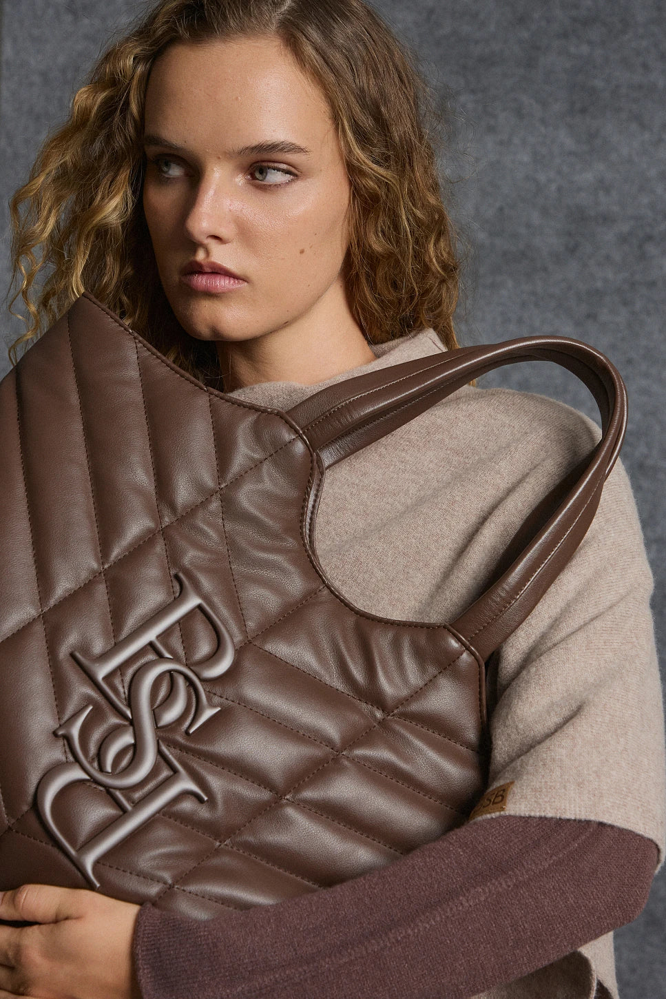 BOLSO DE HOMBRO ACOLCHADO