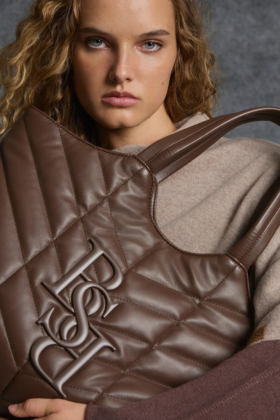 BOLSO DE HOMBRO ACOLCHADO