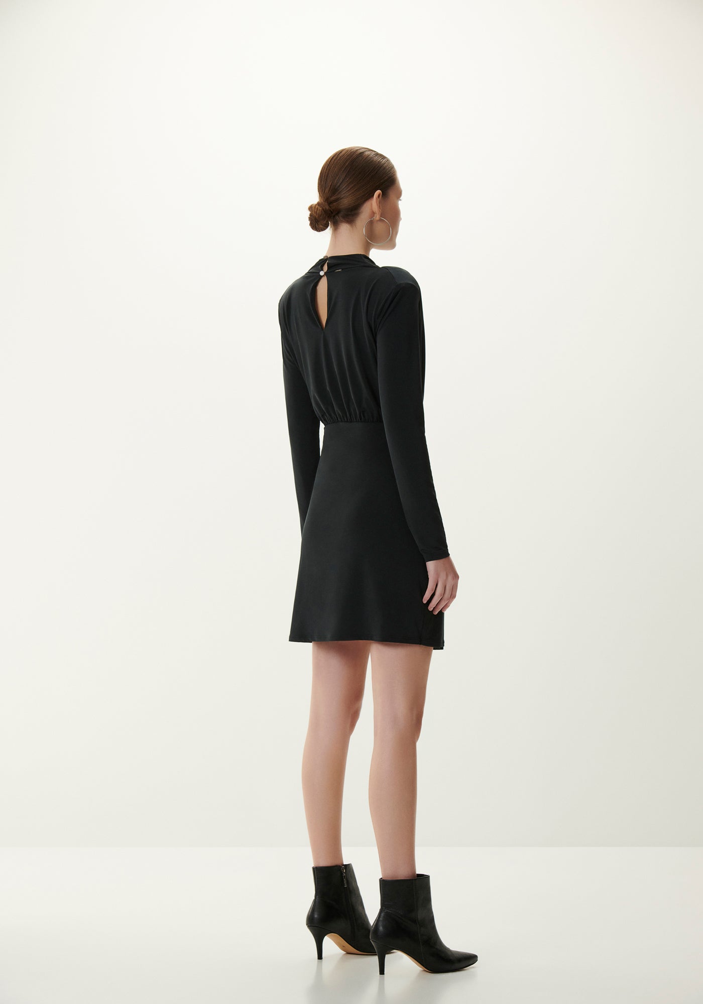 VESTIDO NEGRO MANGA LARGA