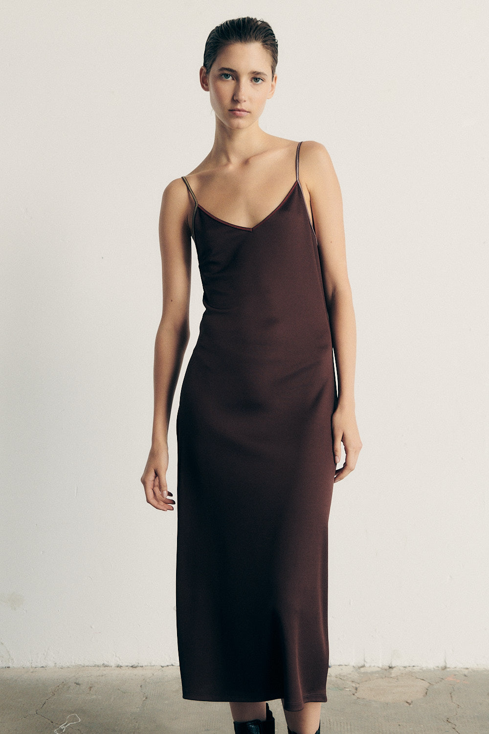 Vestido de tirantes de punto circular