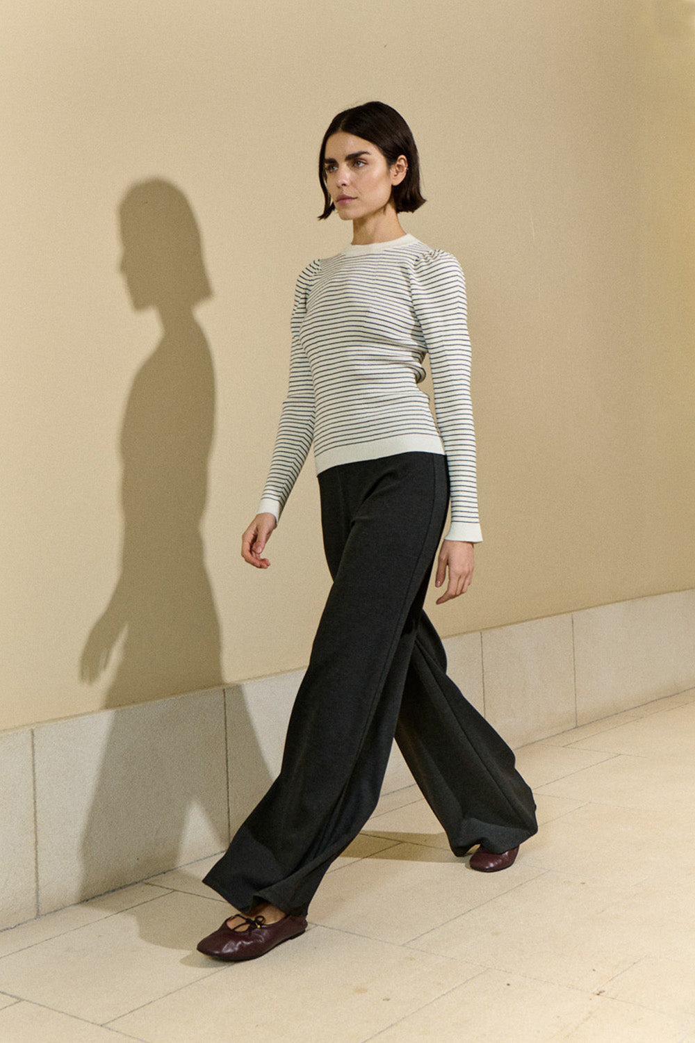 PANTALÓN CIRCULAR PIERNA ANCHA