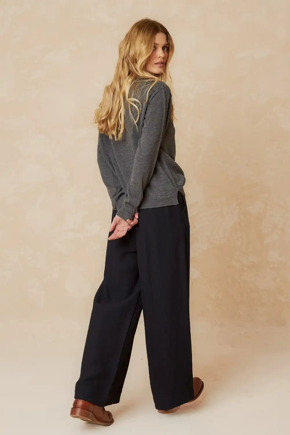 PANTALÓN NEGRO