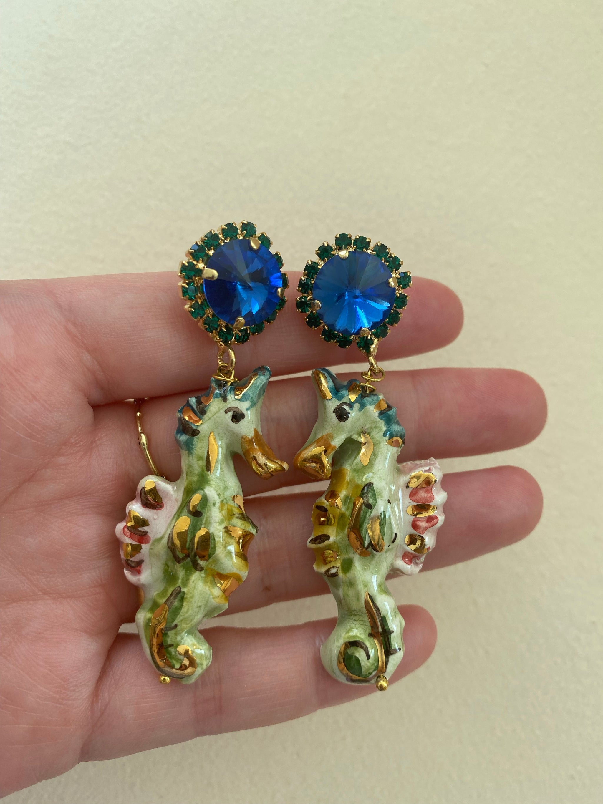 Pendientes largos de cerámica Caballito