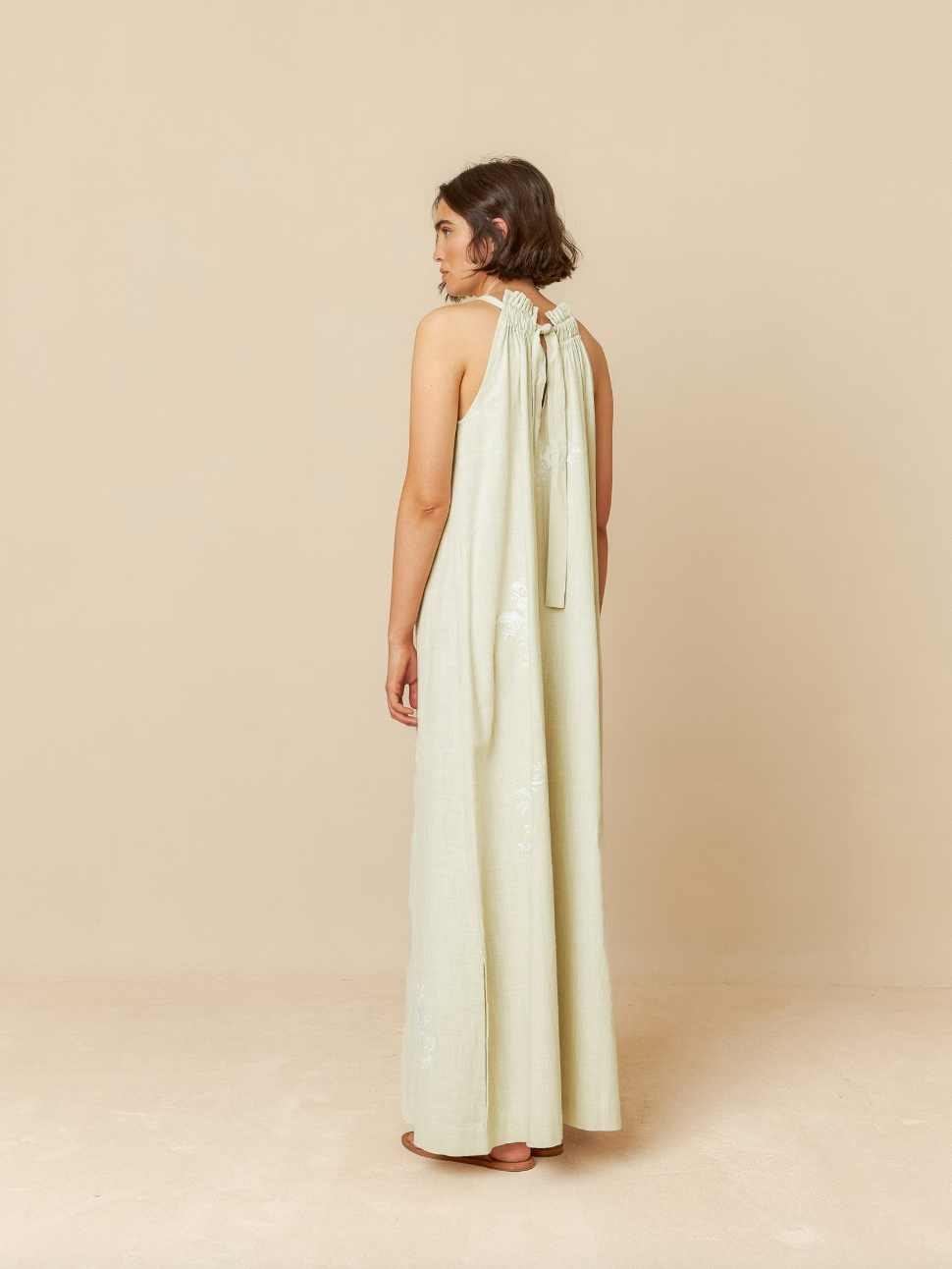 VESTIDO CUELLO HALTER COLOR AGUA