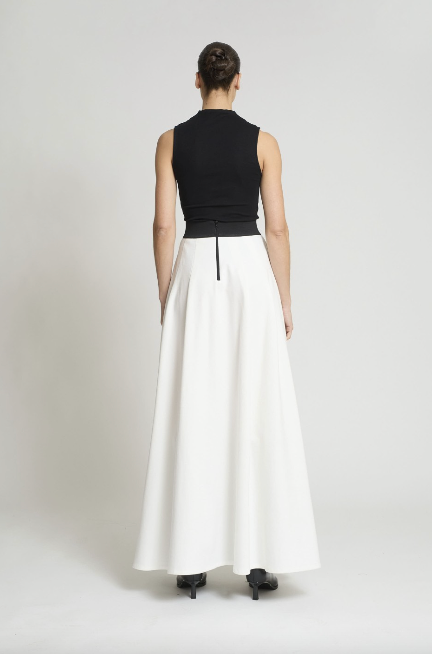 FALDA BLANCA CINTURA NEGRA