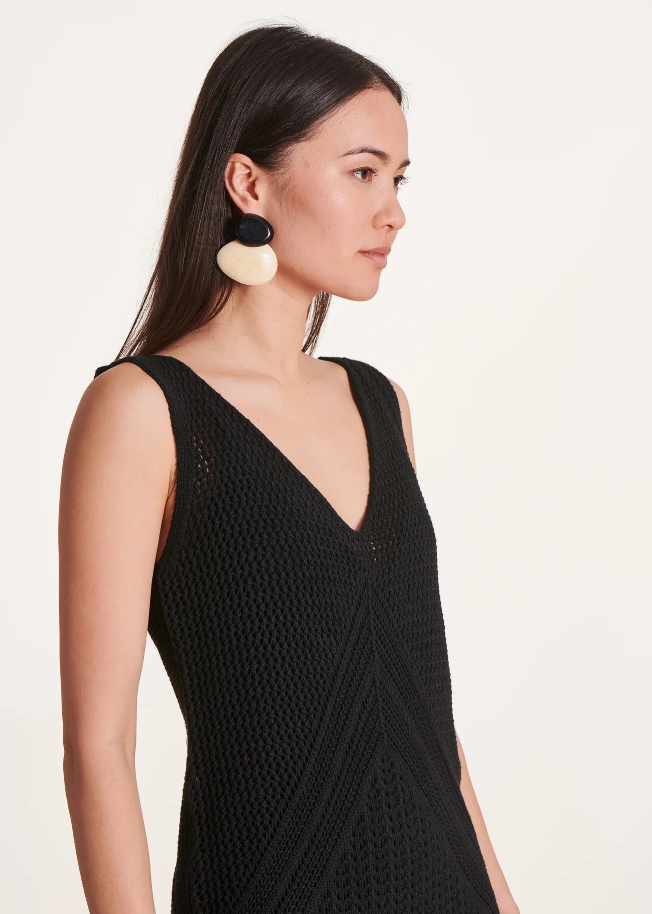 VESTIDO NEGRO DE PUNTO SIN MANGAS