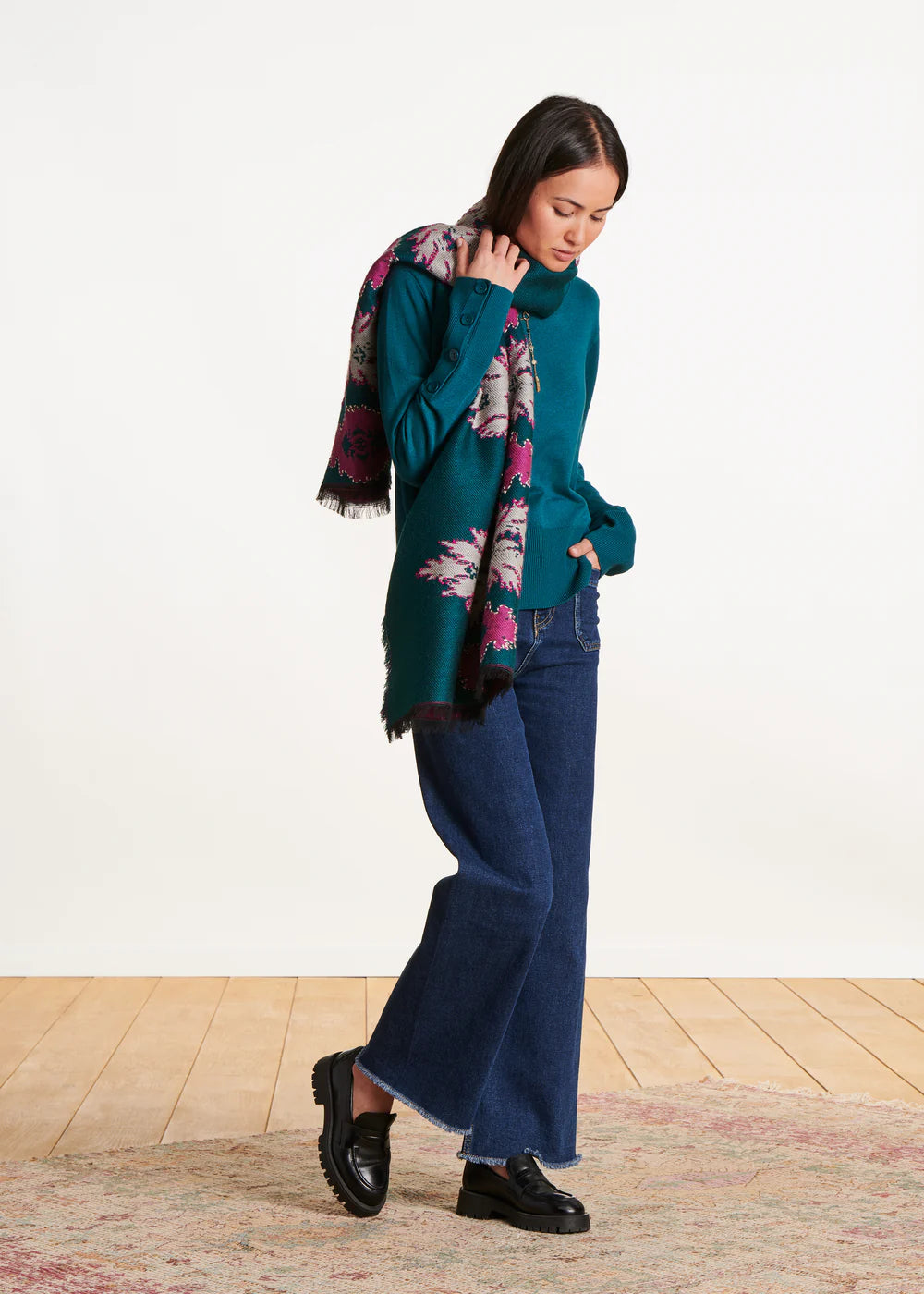 BUFANDA JACQUARD AZUL BORDADO