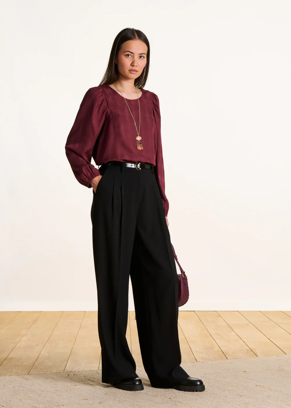 PANTALÓN ANCHO NEGRO FORRADO DE TALLE ALTO