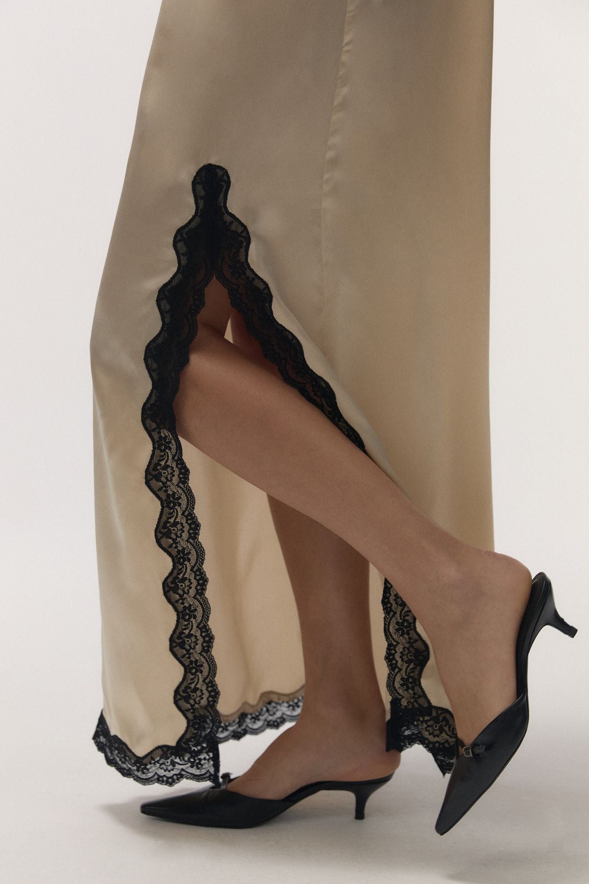 VESTIDO LENCERO DE SEDA