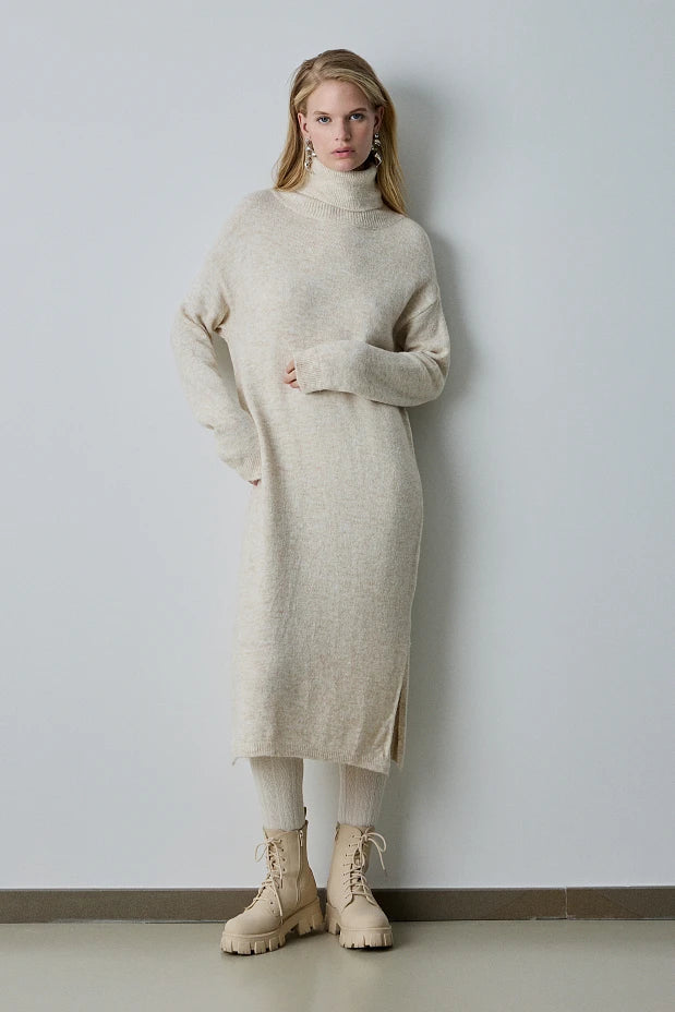 Vestido midi punto cuello alto