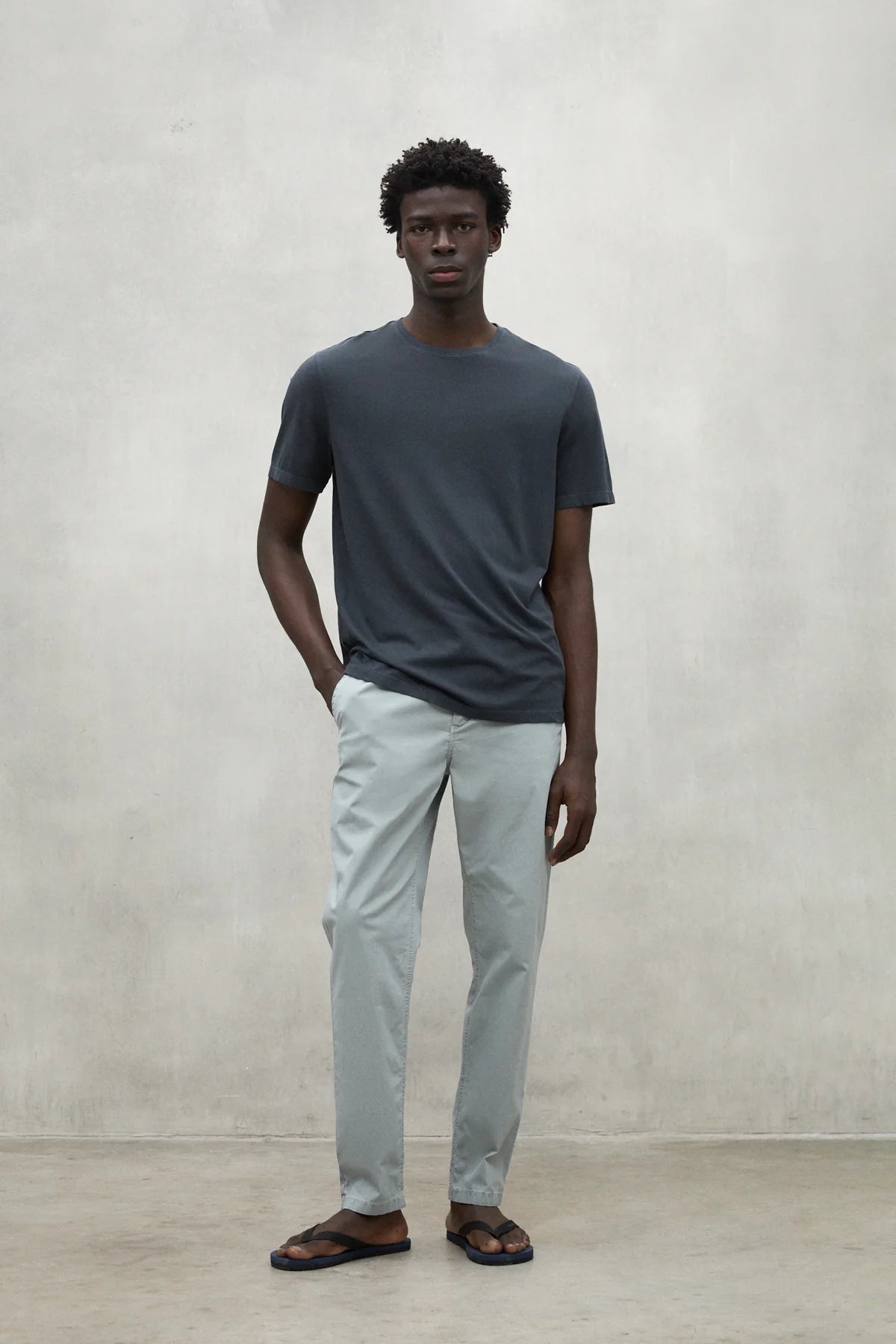 CAMISETA TIMBU GRIS OSCURO