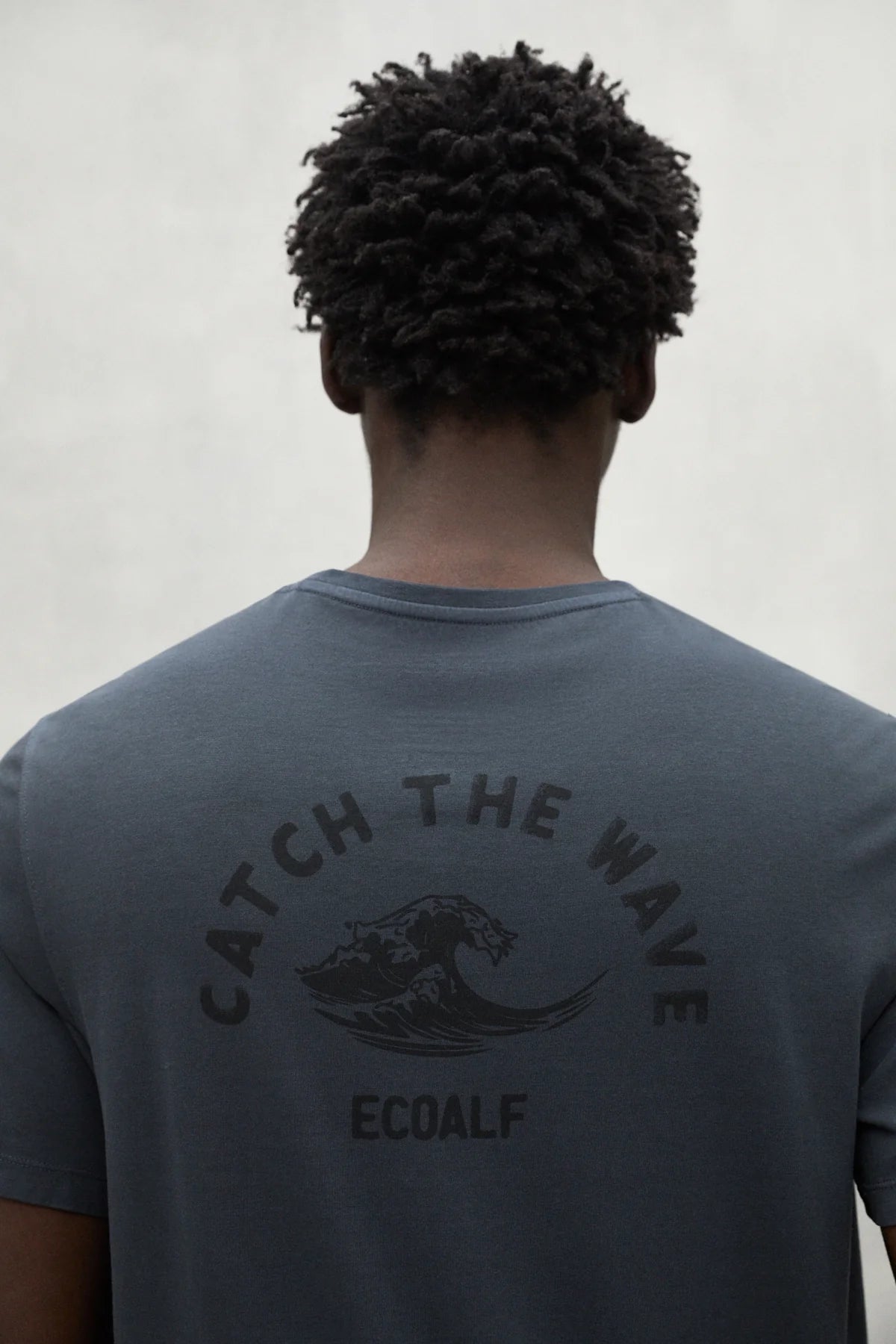 CAMISETA TIMBU GRIS OSCURO