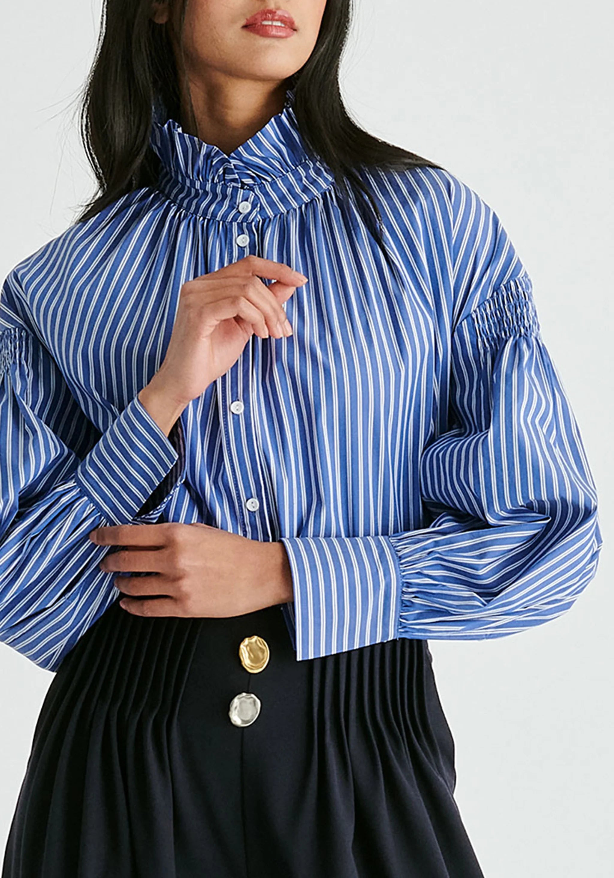 CAMISA DE RAYAS CON MANGA ABULLONADA