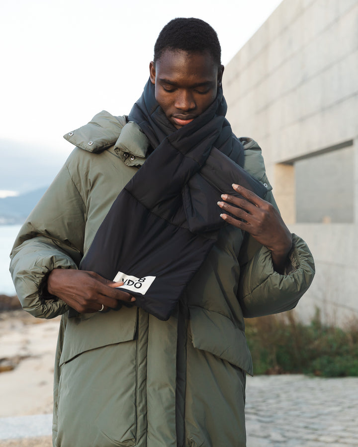 BUFANDA PUFFER SQUARE NEGRA