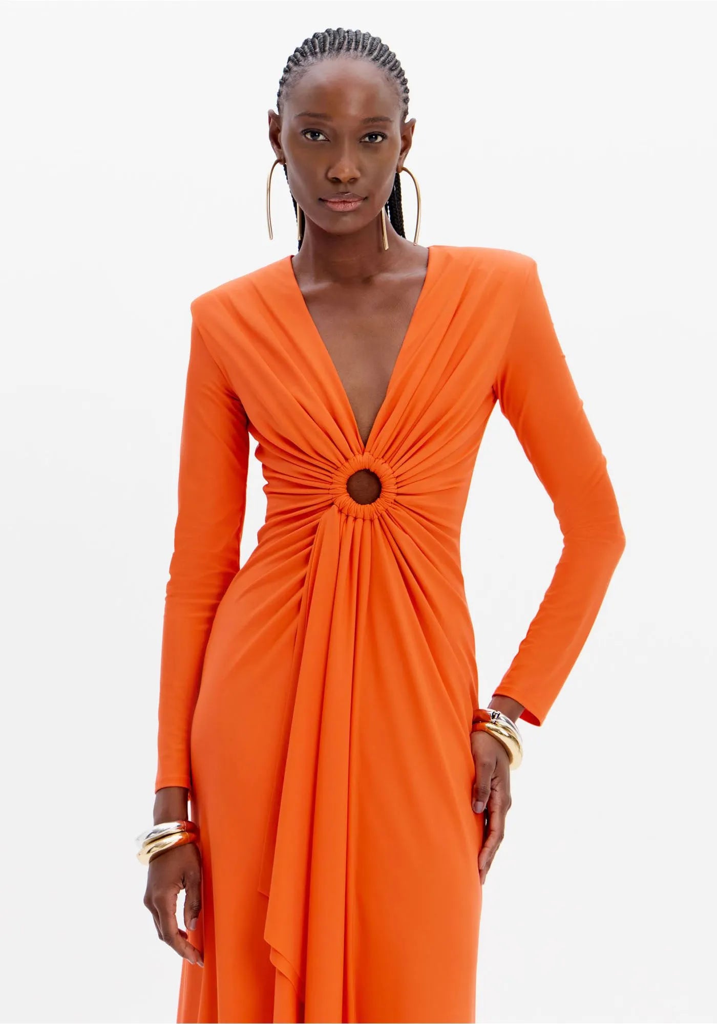 VESTIDO LARGO DRAPEADO CON ESCOTE EN V Y ARO