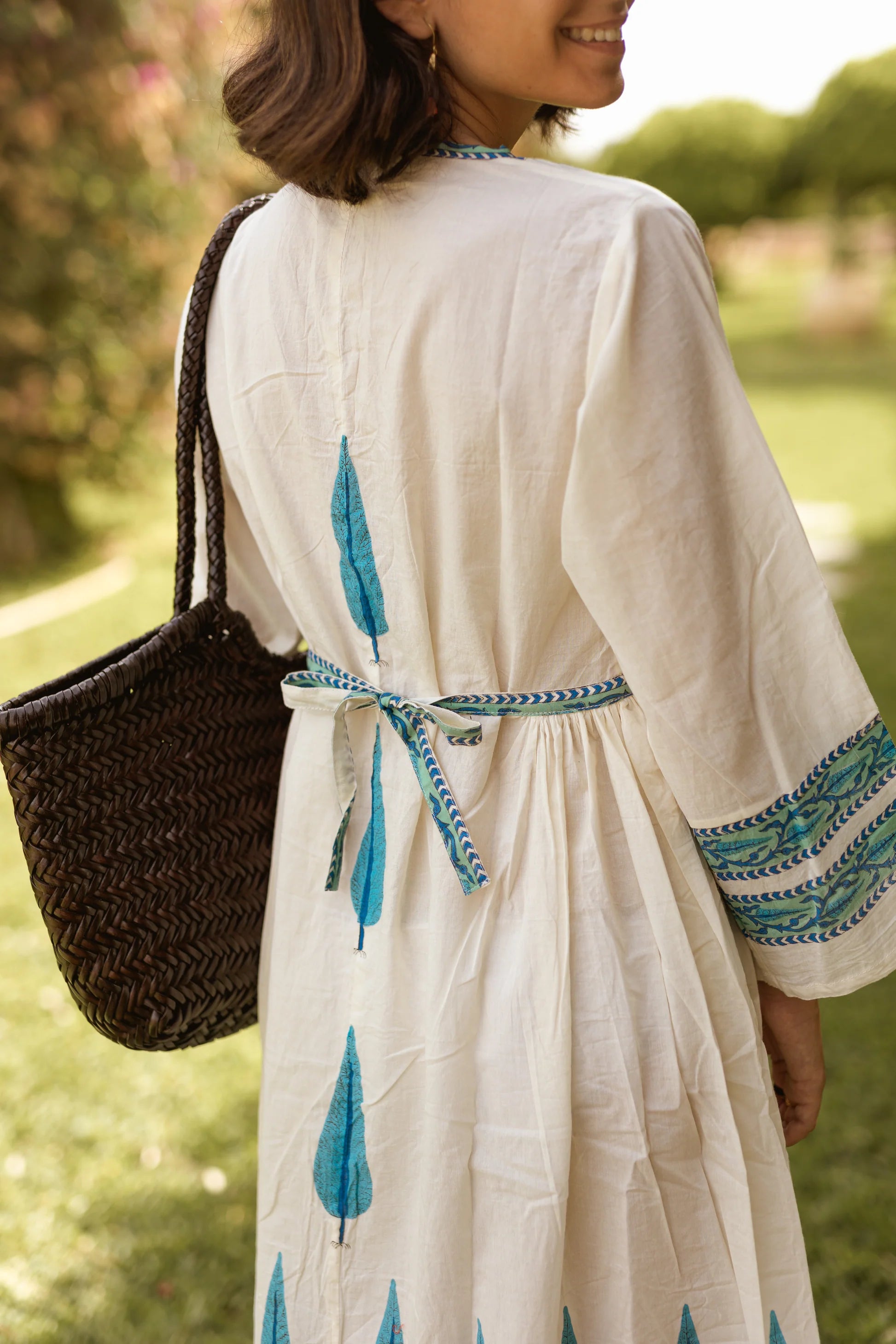 VESTIDO BLANCO Y AZUL