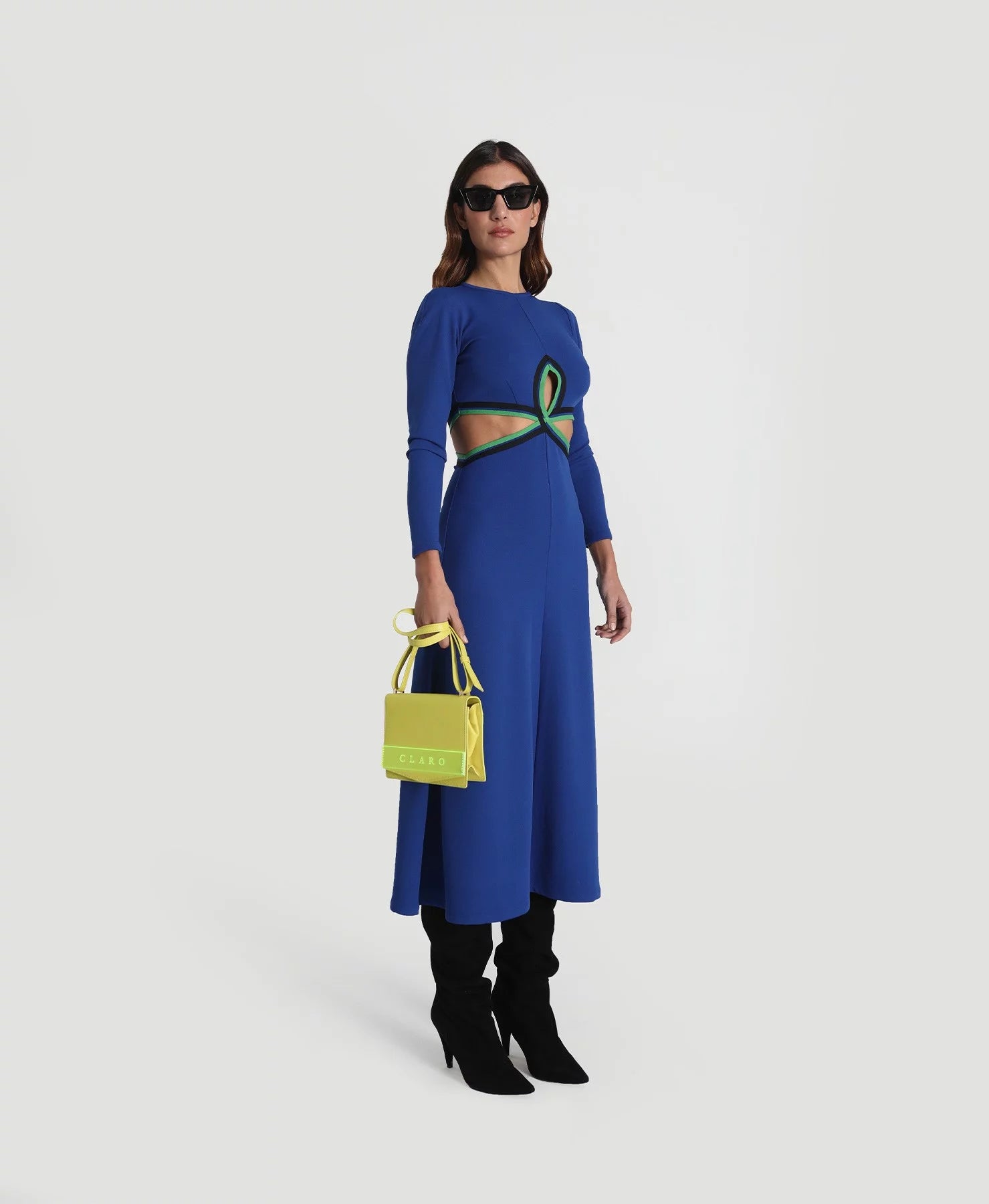 VESTIDO MIDI AZUL CON VUELO