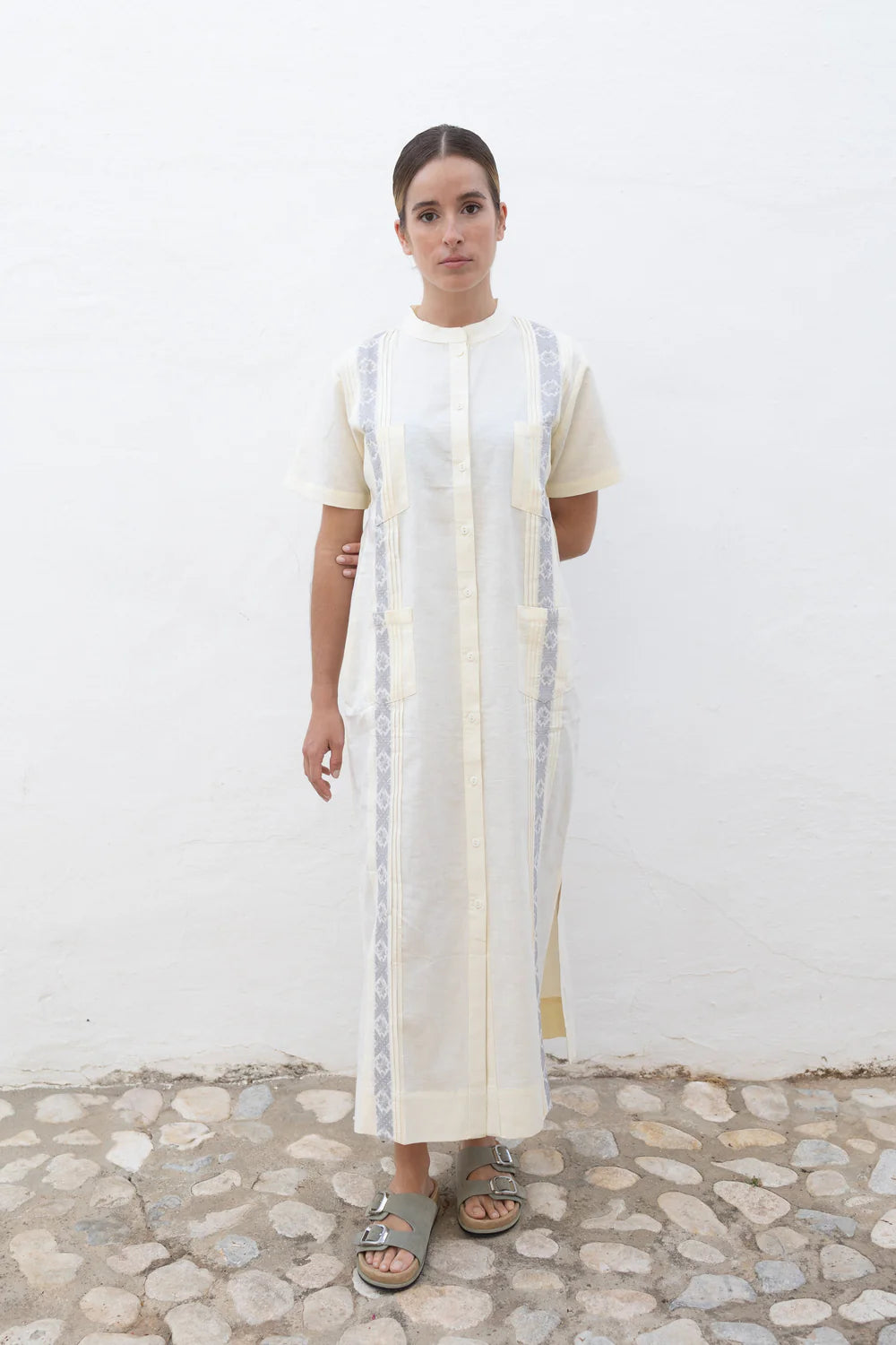 VESTIDO GUAYABERA ALEJANDRA BORDADO GRIS
