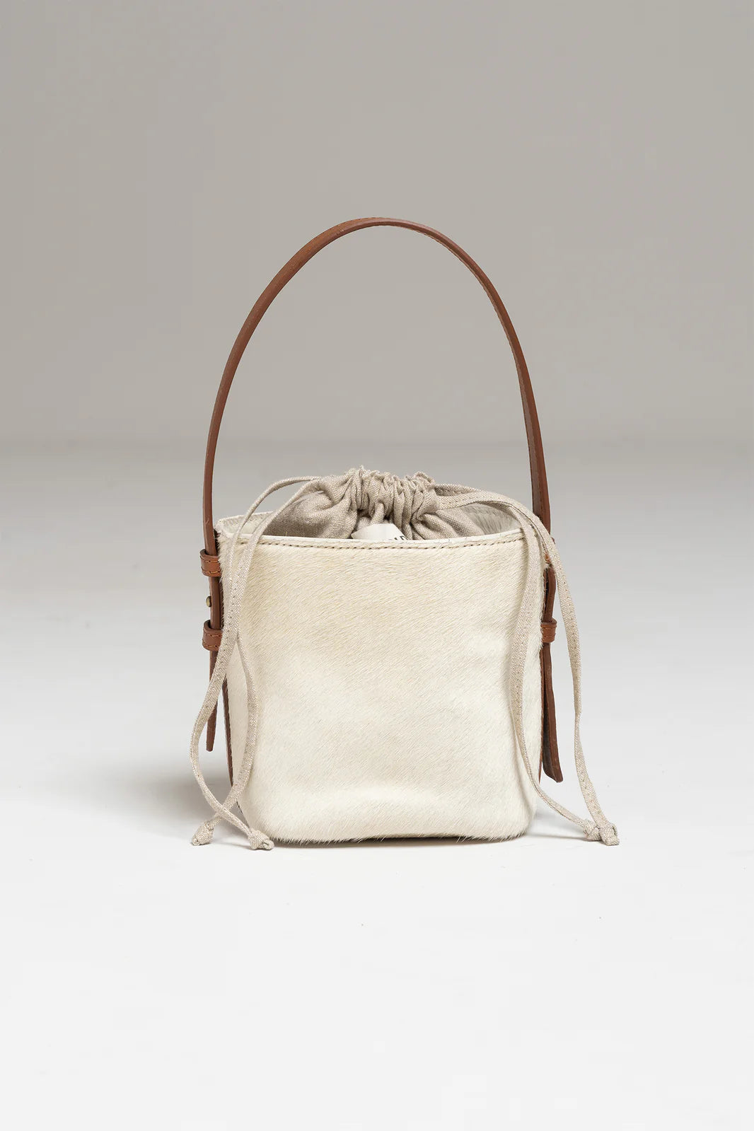 BOLSO DE MANO COLOR PIEDRA