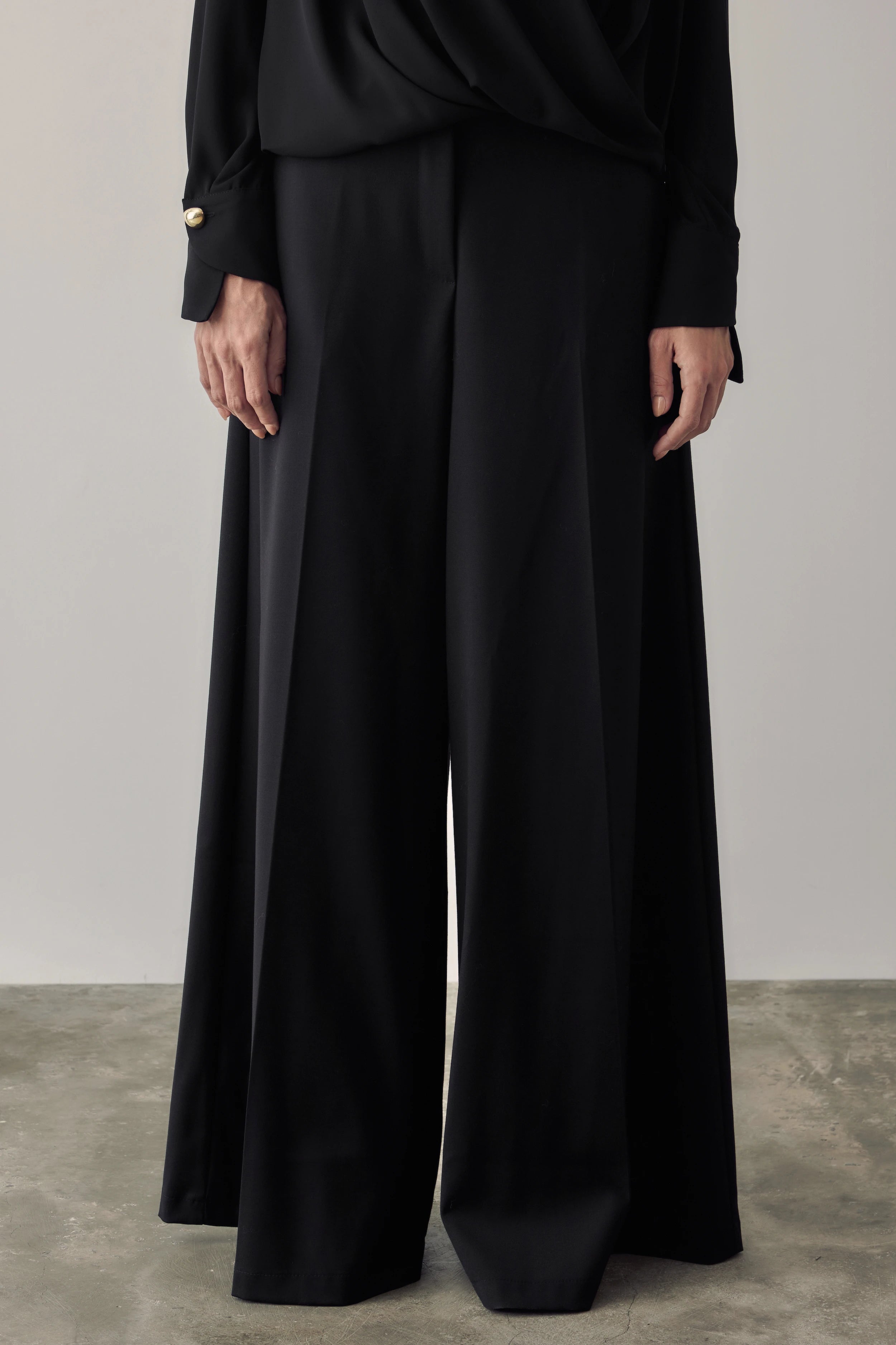PANTALÓN FLARE NEGRO