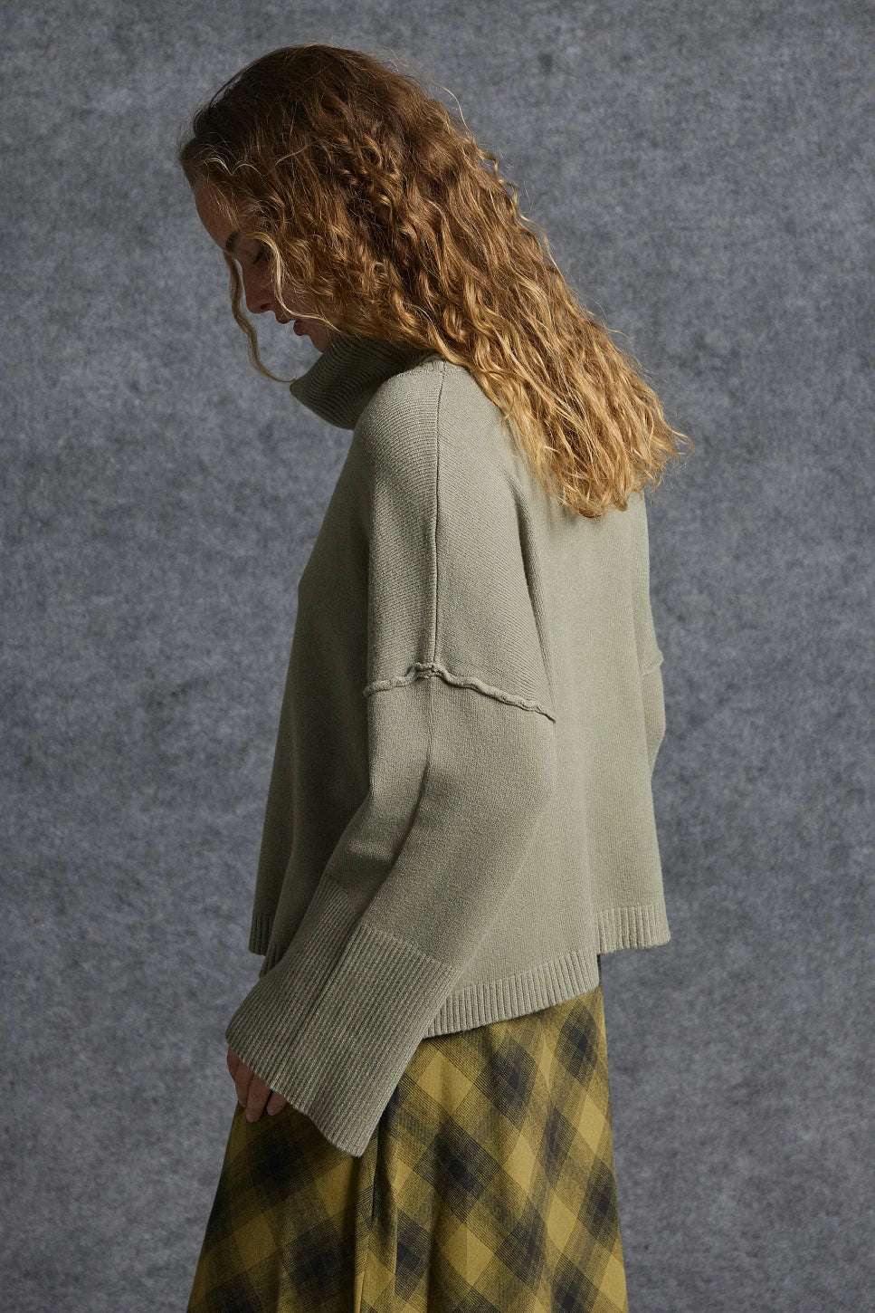JERSEY CON CUELLO ALTO DESMONTABLE KHAKI