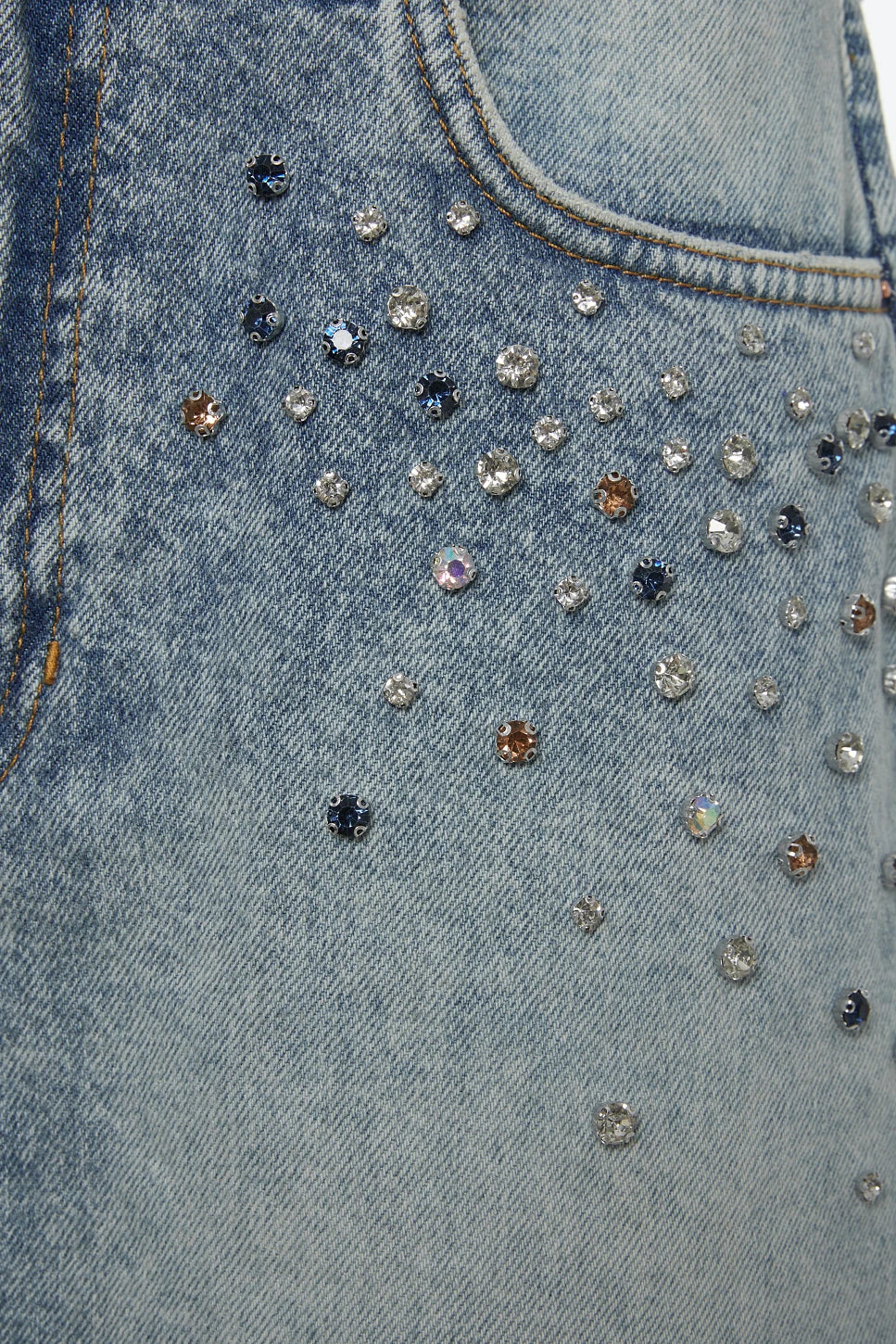 SHORTS MOLLY CON PEDRERÍA