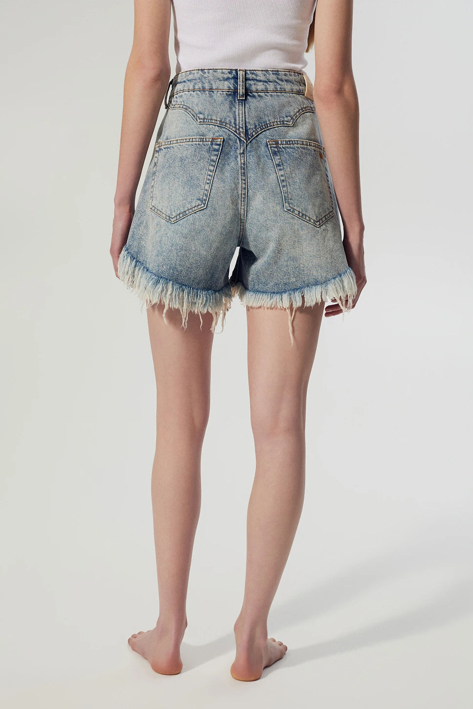 SHORTS MOLLY CON PEDRERÍA