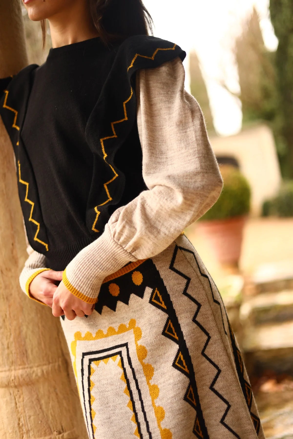JERSEY ASIRI BEIGE/NEGRO