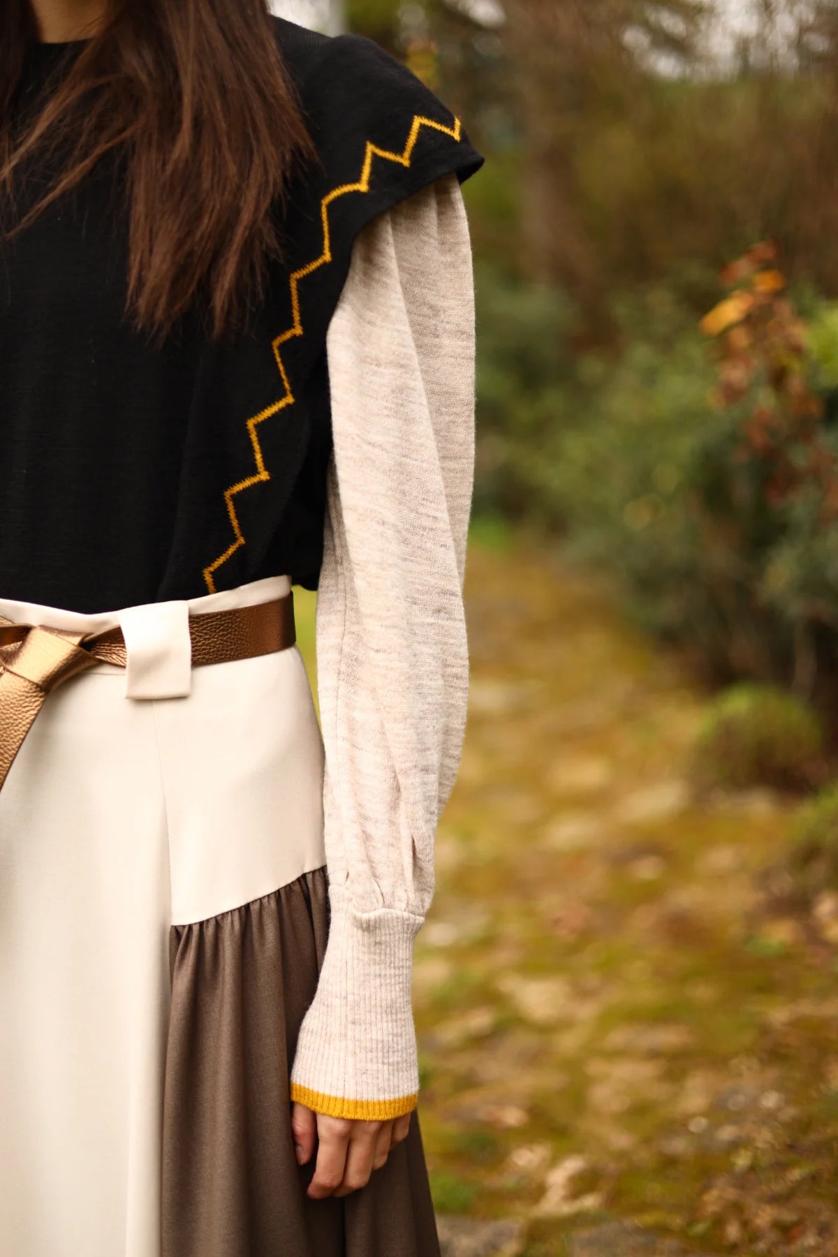 JERSEY ASIRI BEIGE/NEGRO