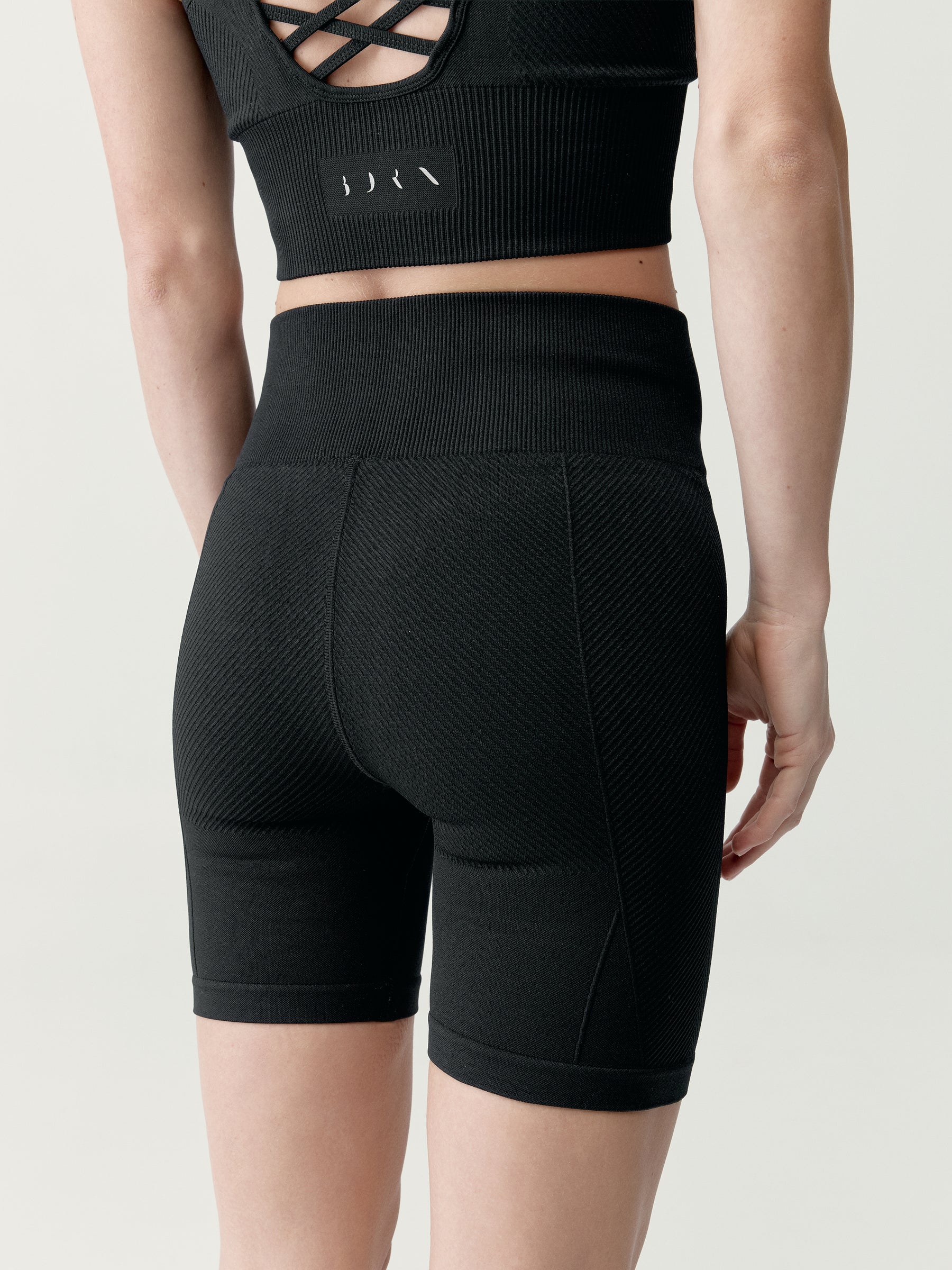 SHORT INDIA BLACK