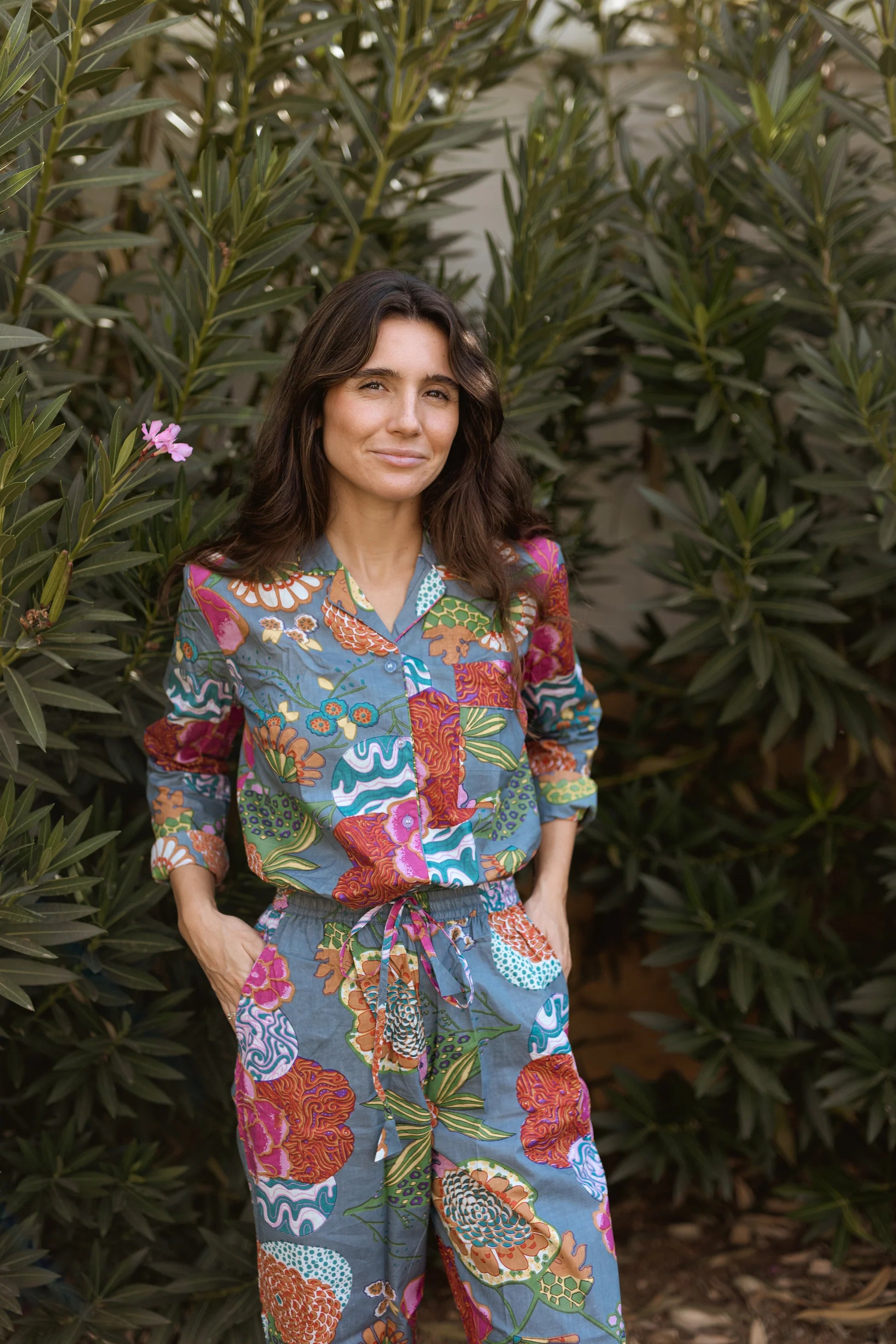 PIJAMA LARGO GRIS Y BUGANVILLA