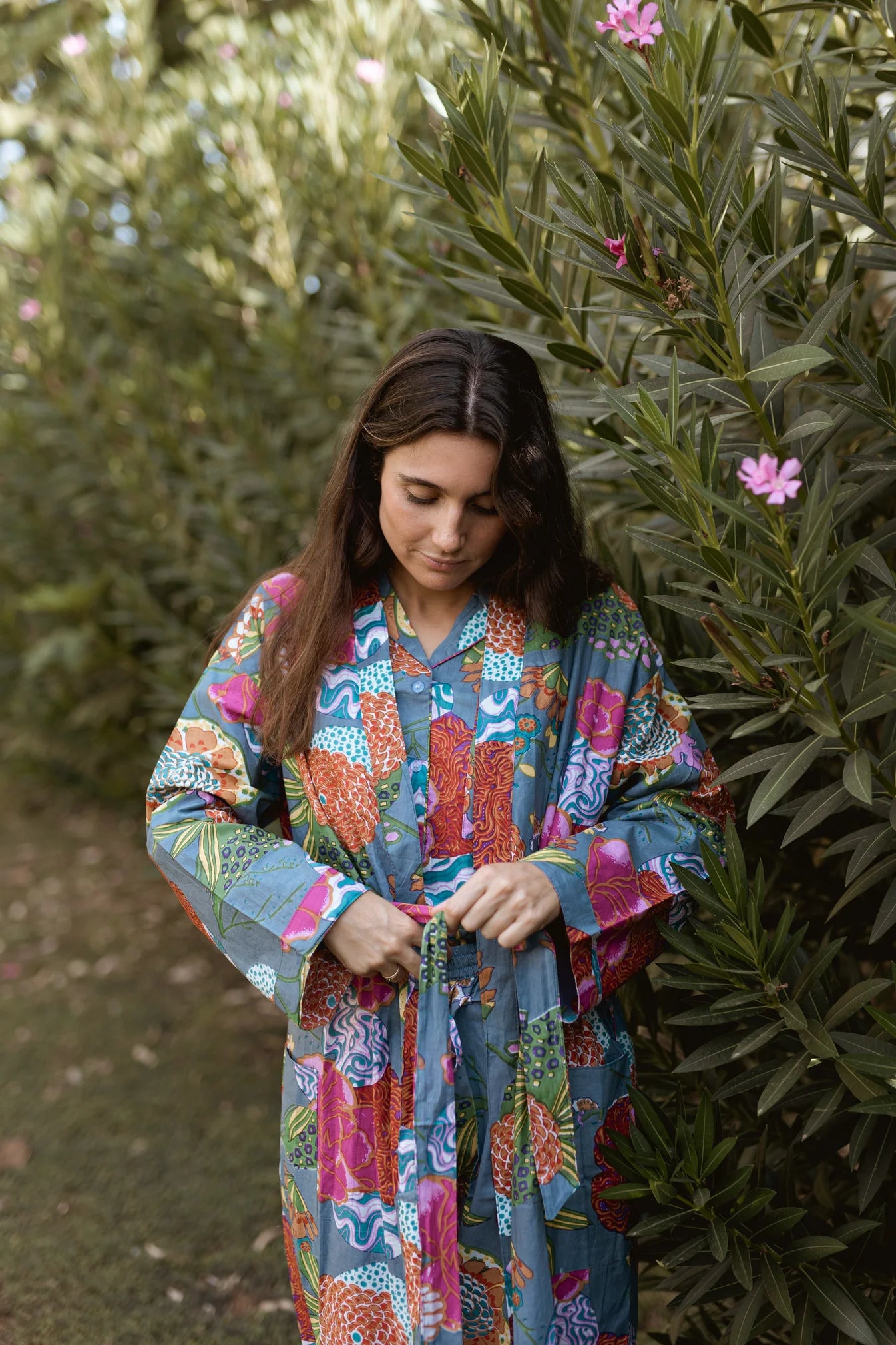 KIMONO ALGODÓN GRIS Y BUGANVILLA