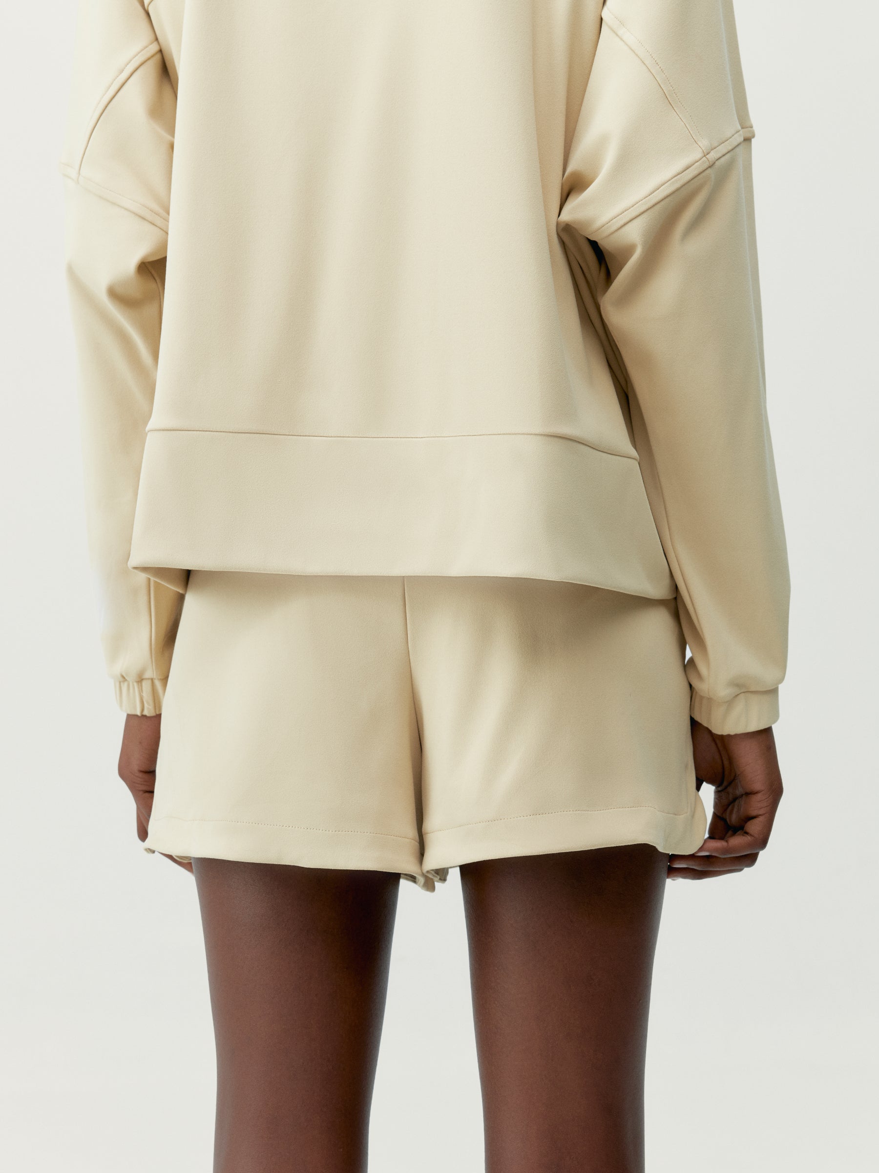 SHORT LEILA BEIGE