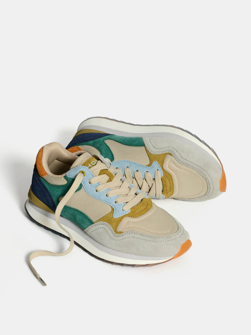 CITY SINGAPORE WOMAN