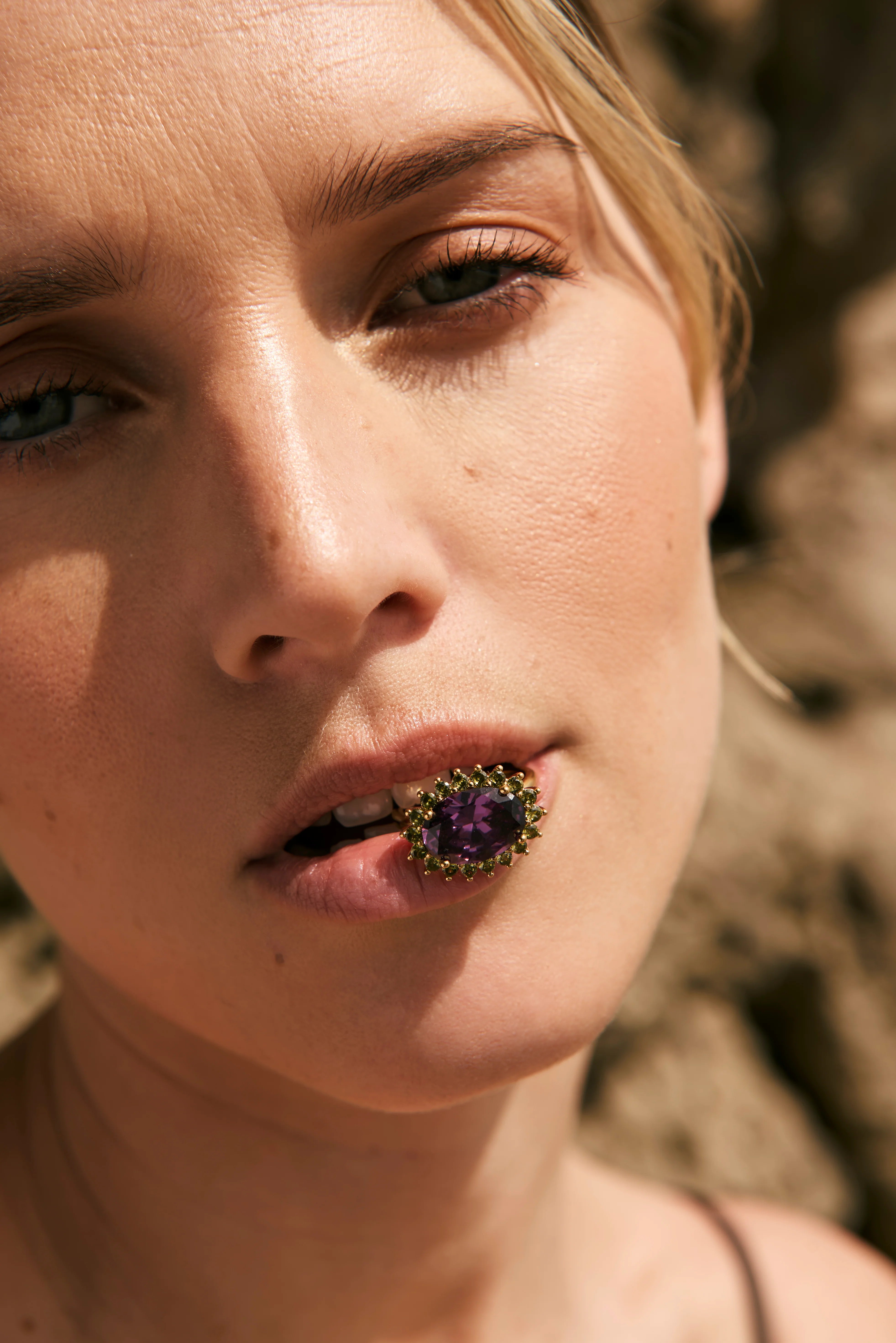 ANILLO RAFAELLA MORADO