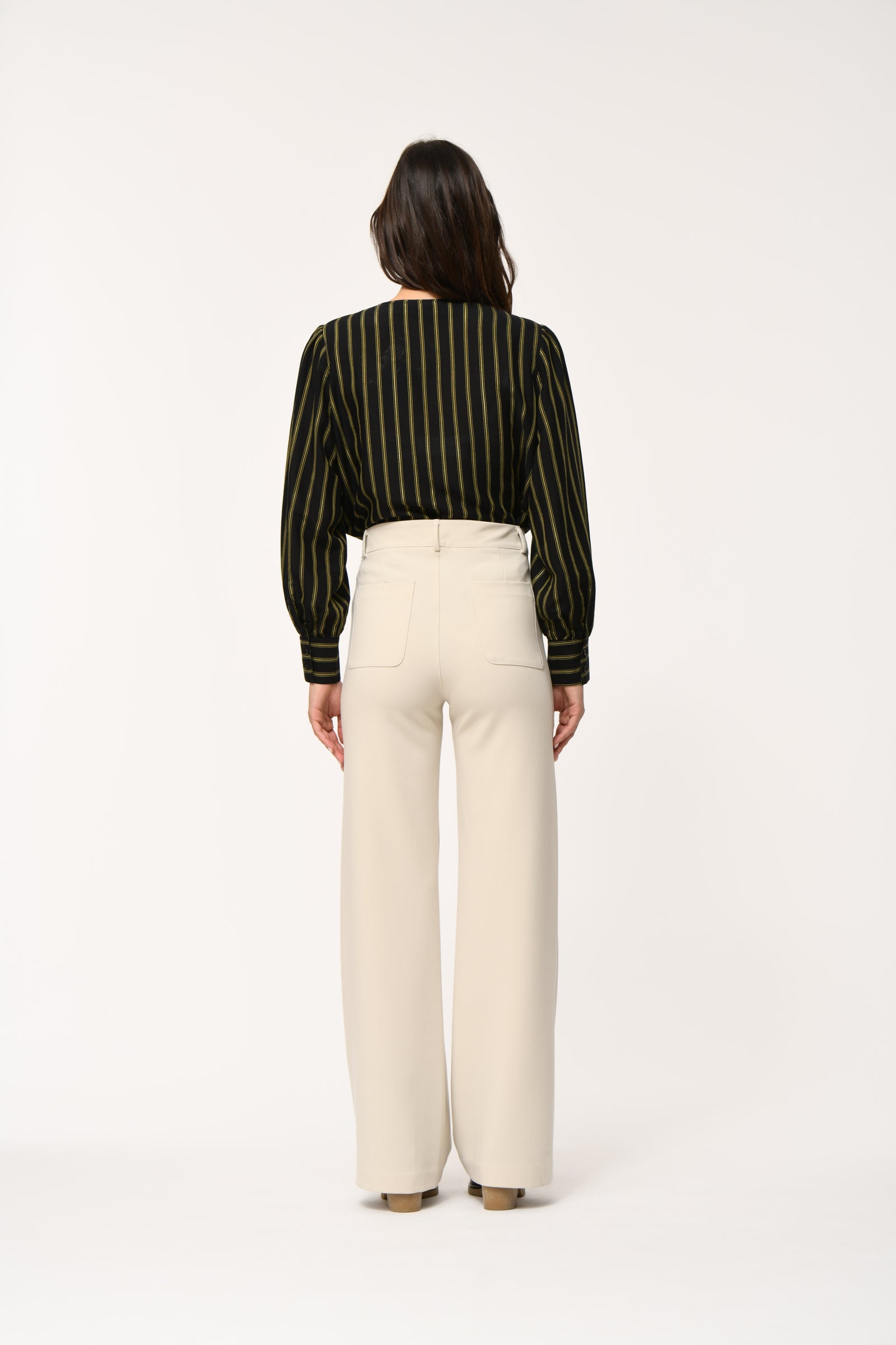 PANTALÓN BOLSILLOS DELANTEROS ECRU